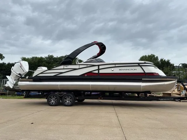 Slide: The Image of Bennington Q Swingback 27 QSBWAX2 2026 - 2