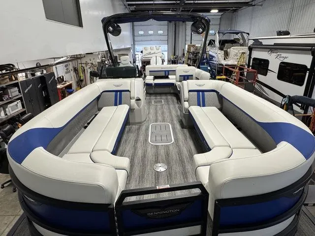 Slide: The Image of Bennington M Swingback 26 MSB 2025 - 10