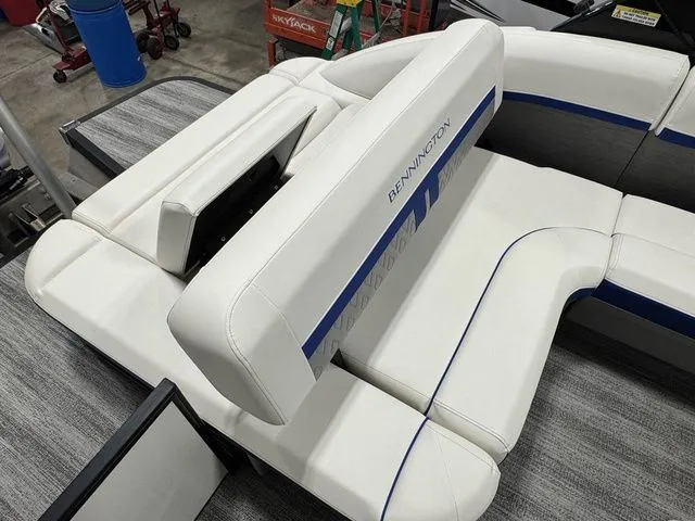 Slide: The Image of Bennington M Swingback 26 MSB 2025 - 21