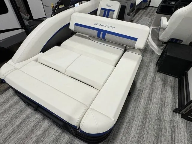 Slide: The Image of Bennington M Swingback 26 MSB 2025 - 24