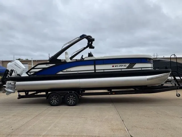 Slide: The Image of Bennington M Swingback 26 MSB 2025 - 28