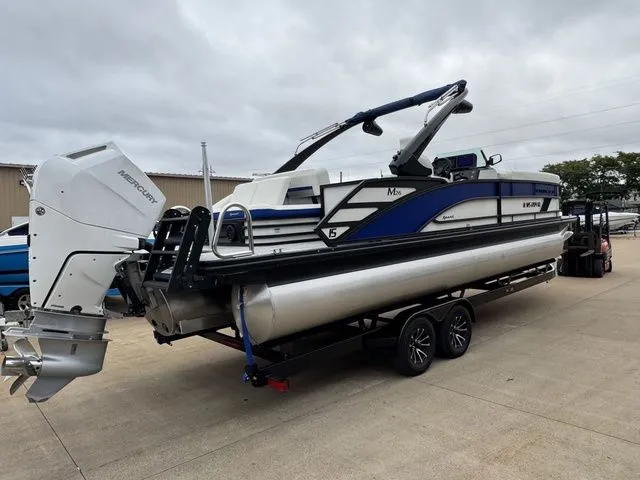 Slide: The Image of Bennington M Swingback 26 MSB 2025 - 3