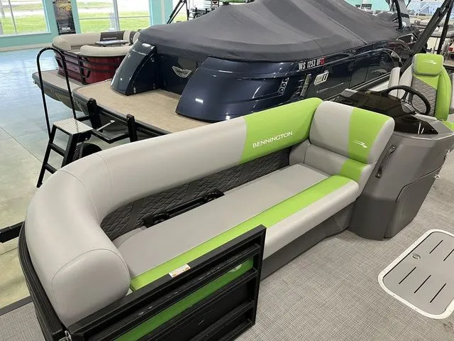 Slide: The Image of Bennington S Swingback 22 SSB 2025 - 18