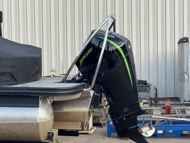 Slide: The Image of Bennington S Swingback 22 SSB 2025 - 5