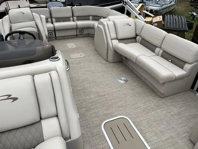 Slide: The Image of Bennington 25RSRX1 2018 - 6