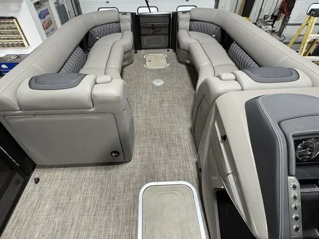 Slide: The Image of Barletta Lusso 25' Q 2023 - 10