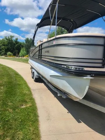 Slide: The Image of Harris Grand Mariner SEL250 2016 - 1