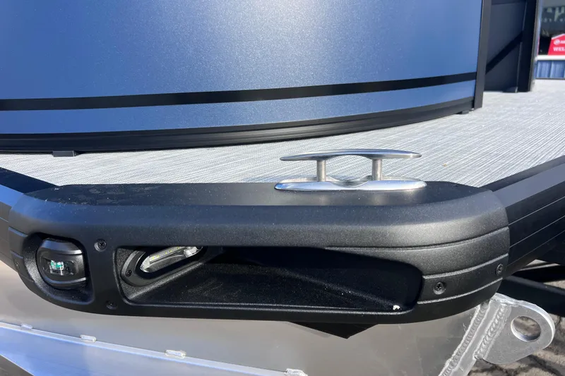 Slide: The Image of 2026 Viaggio V 20U boat detail with cleat and sleek design elements. - 5