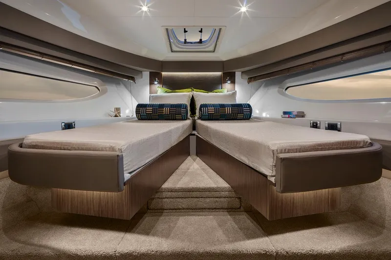 Slide: The Image of Joystick control on 2017 Sea Ray Sundancer 460 yacht, beige interior. - 14