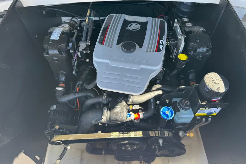 Slide: The Image of 2016 Tahoe 500 TS engine compartment with MerCruiser 4.3 MPI engine. - 17