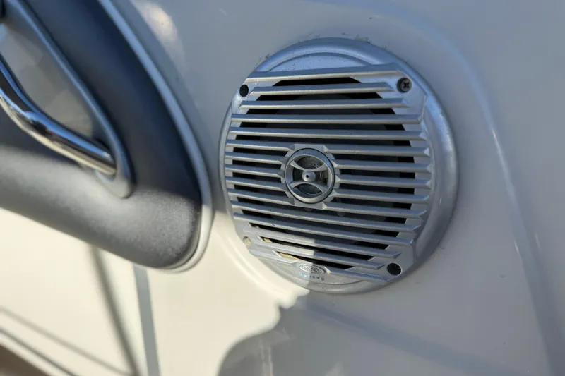 Slide: The Image of Close-up of a 2016 Tahoe 500 TS boat speaker and handle. - 19