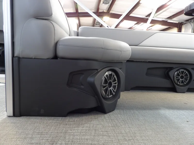 Slide: The Image of Avalon Venture 85 Rear Fish - 21' 2026 - 21