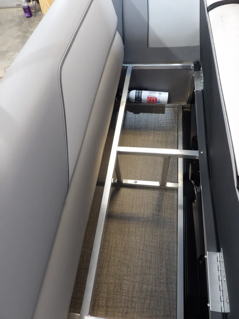 Slide: The Image of Avalon Venture 85 Rear Fish - 21' 2026 - 26