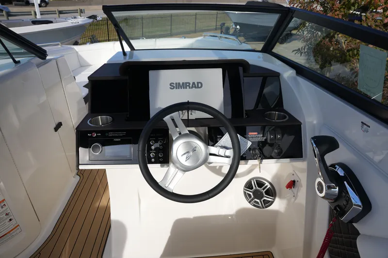 Slide: The Image of Sea Ray SDX 290 2026 - 21