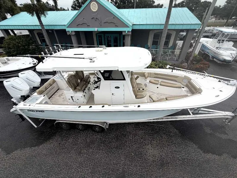 Slide: The Image of Sea Pro 320 DLX Center Console 2023 - 10