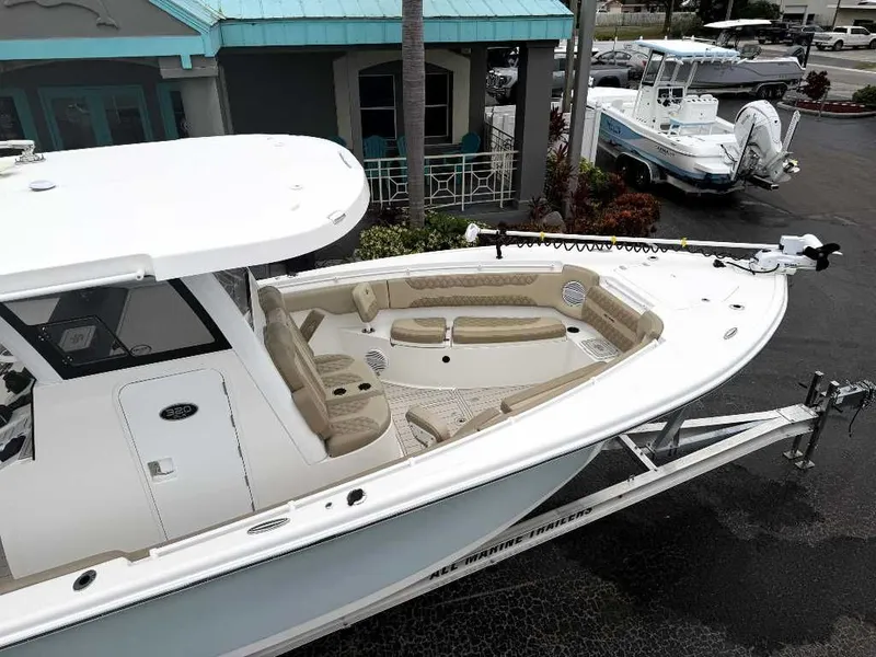 Slide: The Image of Sea Pro 320 DLX Center Console 2023 - 12