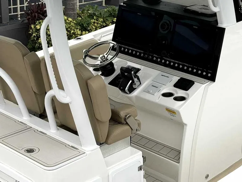 Slide: The Image of Sea Pro 320 DLX Center Console 2023 - 14