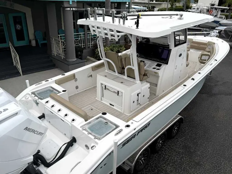 Slide: The Image of Sea Pro 320 DLX Center Console 2023 - 15