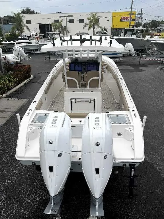 Slide: The Image of Sea Pro 320 DLX Center Console 2023 - 17