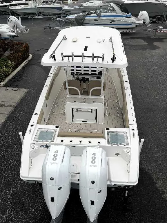 Slide: The Image of Sea Pro 320 DLX Center Console 2023 - 20
