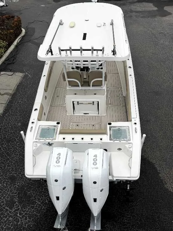 Slide: The Image of Sea Pro 320 DLX Center Console 2023 - 22