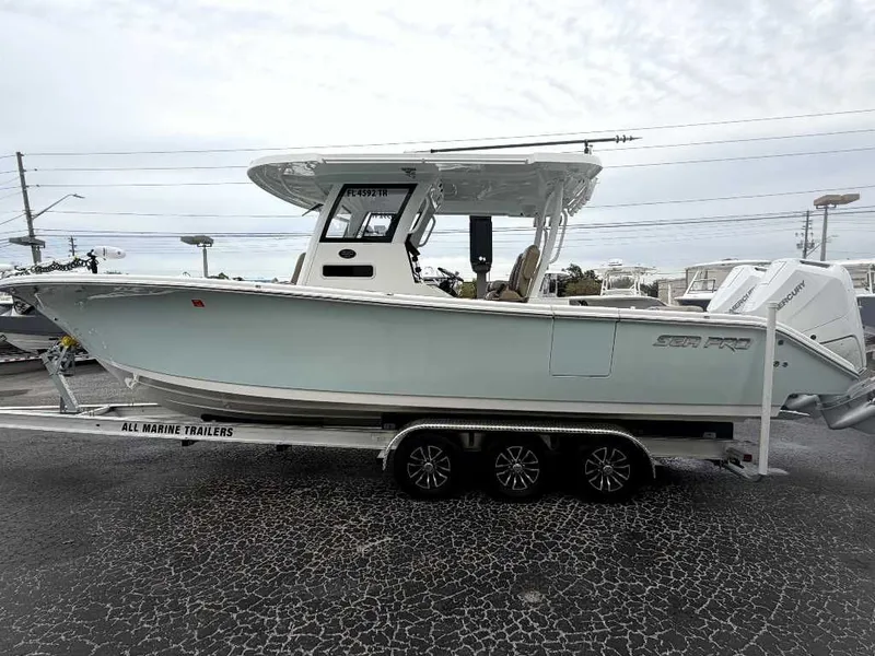 Slide: The Image of Sea Pro 320 DLX Center Console 2023 - 23