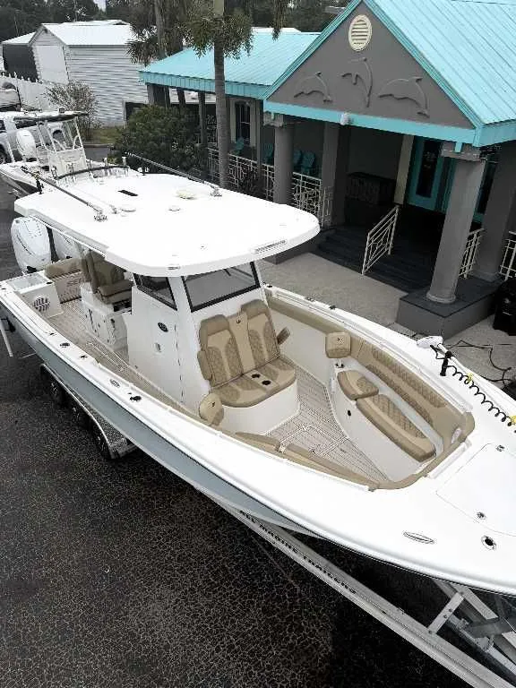 Slide: The Image of Sea Pro 320 DLX Center Console 2023 - 6