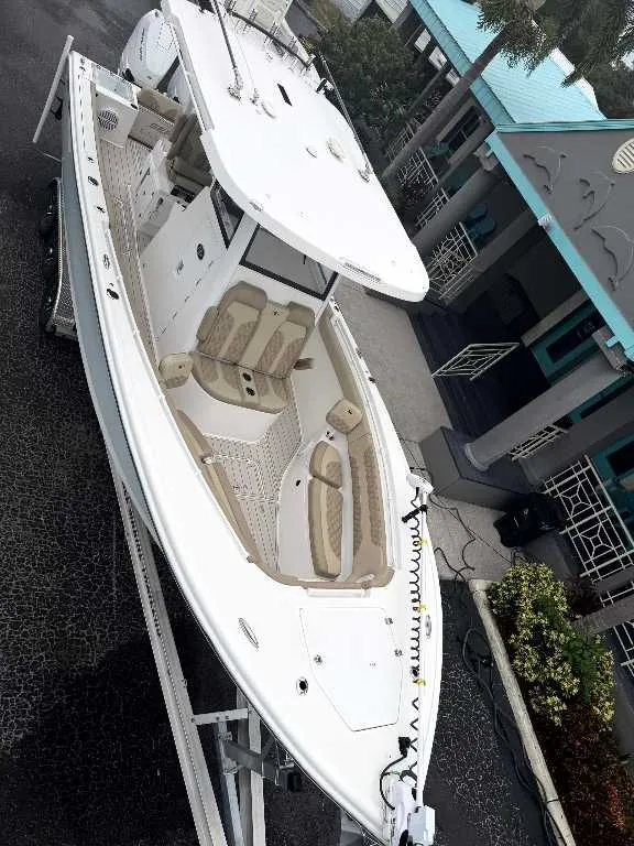 Slide: The Image of Sea Pro 320 DLX Center Console 2023 - 7