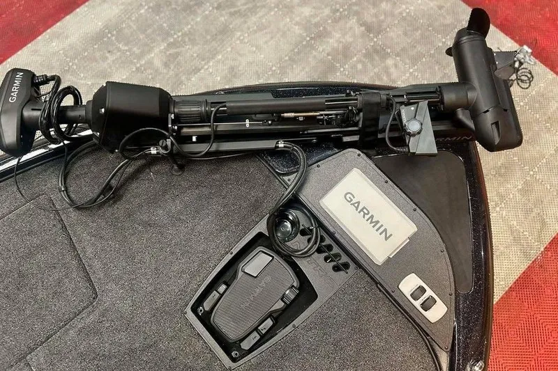 Slide: The Image of Nitro Z18 Pro 2026 boat with Garmin trolling motor and control panel. - 3