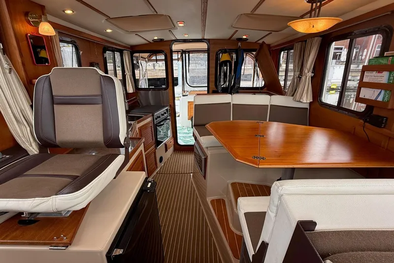 Slide: The Image of Ranger Tugs R-29S - Looking Aft - 2