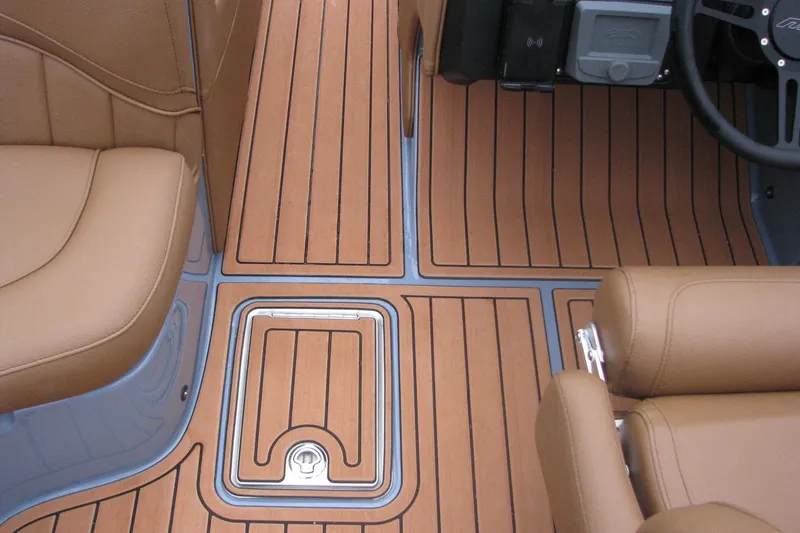 Slide: The Image of 2026 MB B52-23 Classic LIMITED interior with elegant brown leather and wood finish. - 10