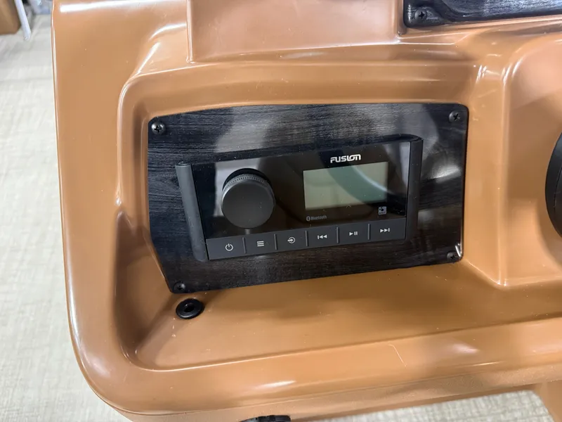 Slide: The Image of Tahoe Sport 1780 Cruise Rear Bench (CRB) & Honda 4-Stroke EFI 2026 - 11