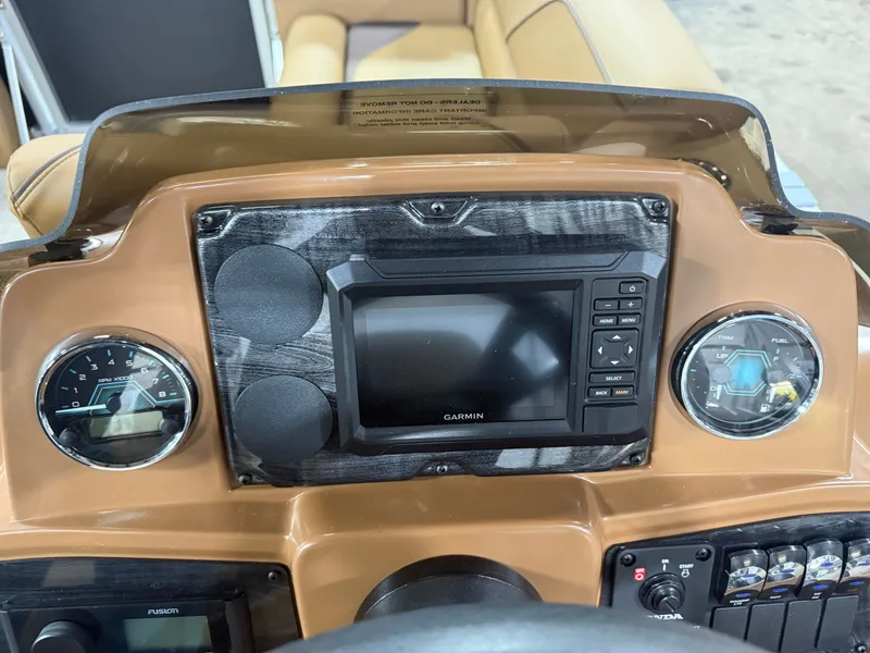 Slide: The Image of Tahoe Sport 1780 Cruise Rear Bench (CRB) & Honda 4-Stroke EFI 2026 - 12