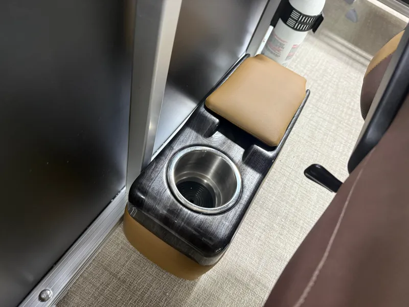 Slide: The Image of Tahoe Sport 1780 Cruise Rear Bench (CRB) & Honda 4-Stroke EFI 2026 - 13