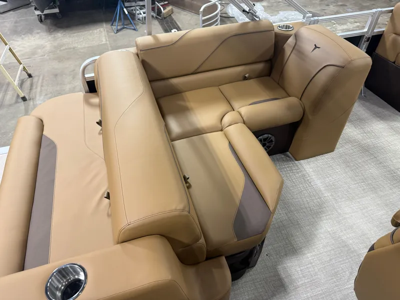 Slide: The Image of Tahoe Sport 1780 Cruise Rear Bench (CRB) & Honda 4-Stroke EFI 2026 - 16