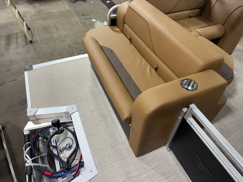 Slide: The Image of Tahoe Sport 1780 Cruise Rear Bench (CRB) & Honda 4-Stroke EFI 2026 - 17
