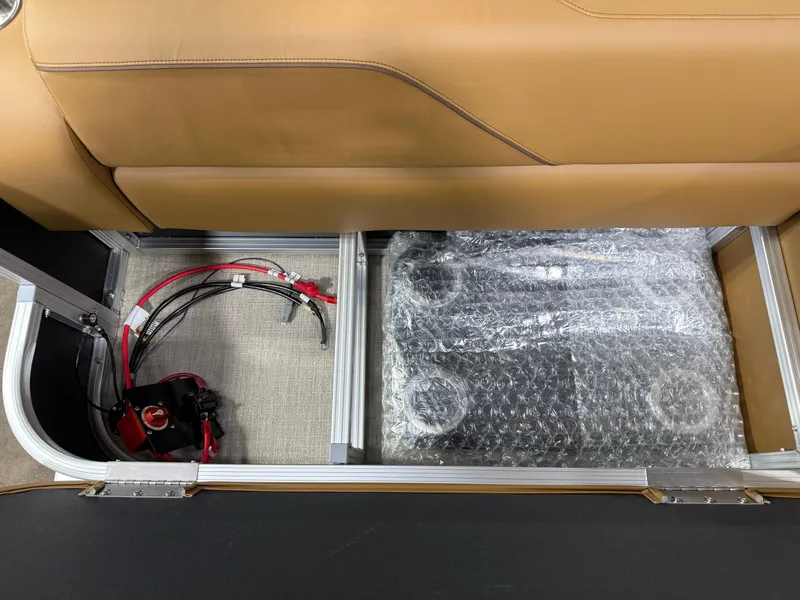 Slide: The Image of Tahoe Sport 1780 Cruise Rear Bench (CRB) & Honda 4-Stroke EFI 2026 - 18