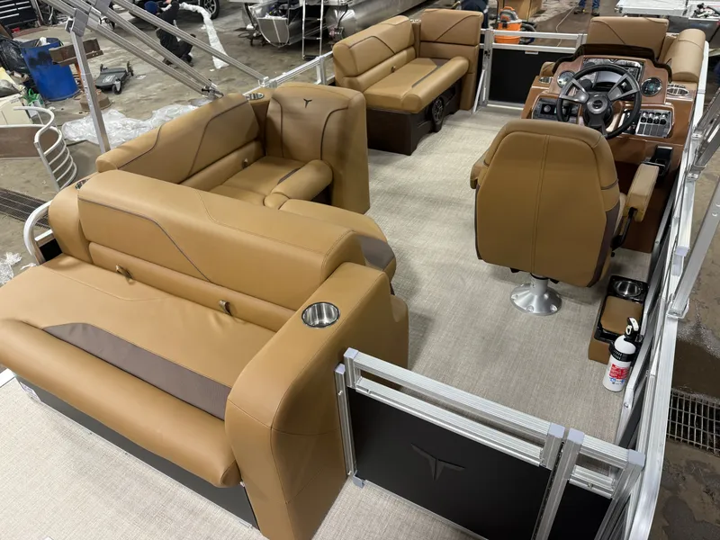 Slide: The Image of Tahoe Sport 1780 Cruise Rear Bench (CRB) & Honda 4-Stroke EFI 2026 - 19