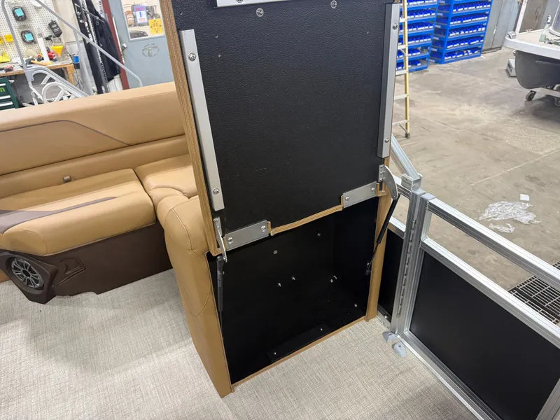 Slide: The Image of Tahoe Sport 1780 Cruise Rear Bench (CRB) & Honda 4-Stroke EFI 2026 - 22