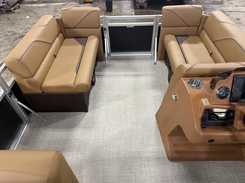 Slide: The Image of Tahoe Sport 1780 Cruise Rear Bench (CRB) & Honda 4-Stroke EFI 2026 - 23