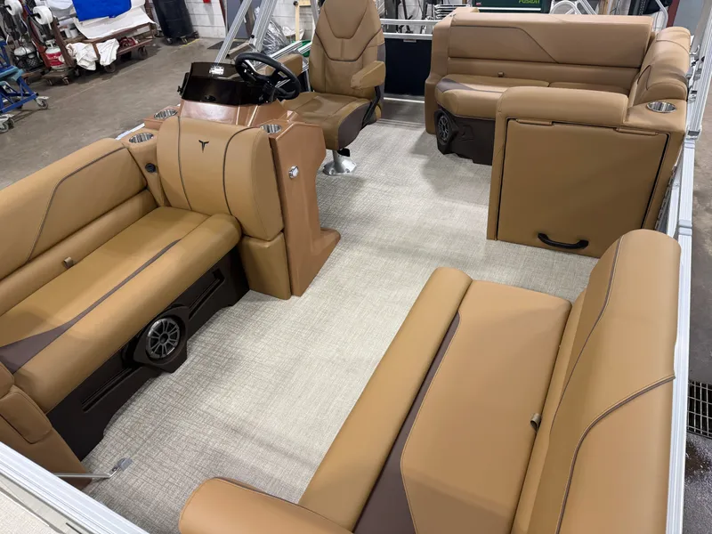 Slide: The Image of Tahoe Sport 1780 Cruise Rear Bench (CRB) & Honda 4-Stroke EFI 2026 - 25