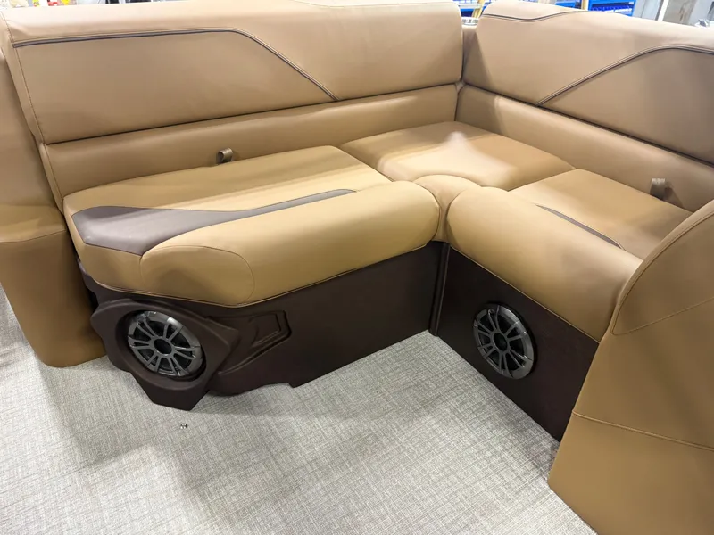 Slide: The Image of Tahoe Sport 1780 Cruise Rear Bench (CRB) & Honda 4-Stroke EFI 2026 - 27