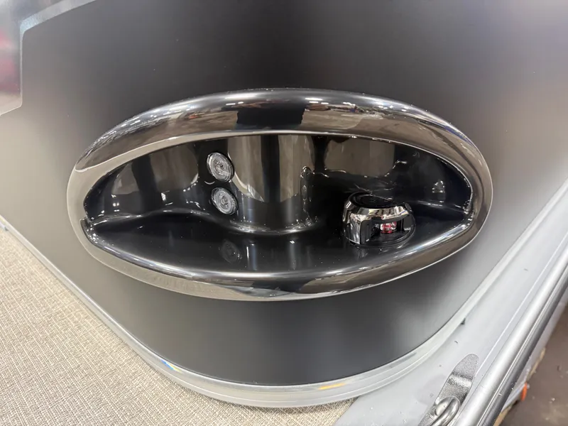 Slide: The Image of Tahoe Sport 1780 Cruise Rear Bench (CRB) & Honda 4-Stroke EFI 2026 - 29