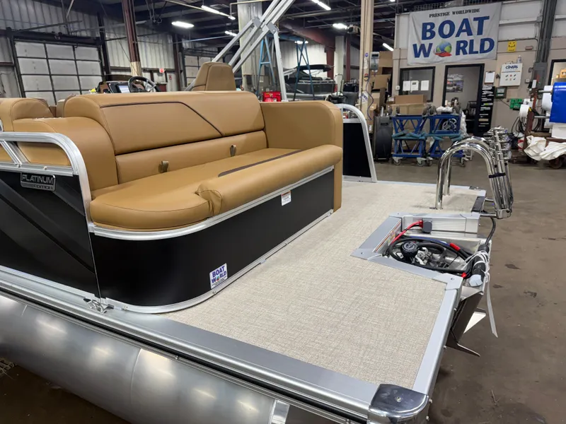 Slide: The Image of Tahoe Sport 1780 Cruise Rear Bench (CRB) & Honda 4-Stroke EFI 2026 - 34