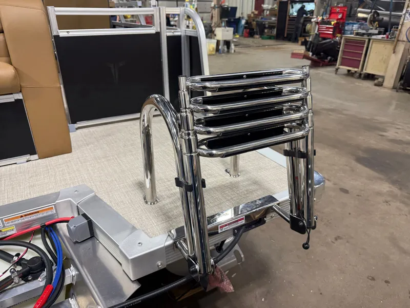 Slide: The Image of Tahoe Sport 1780 Cruise Rear Bench (CRB) & Honda 4-Stroke EFI 2026 - 37