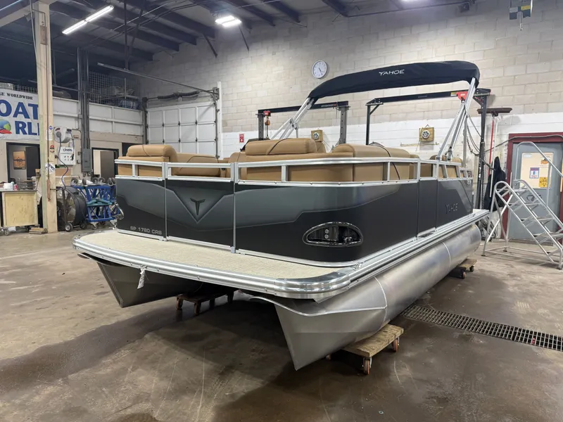 Slide: The Image of Tahoe Sport 1780 Cruise Rear Bench (CRB) & Honda 4-Stroke EFI 2026 - 41