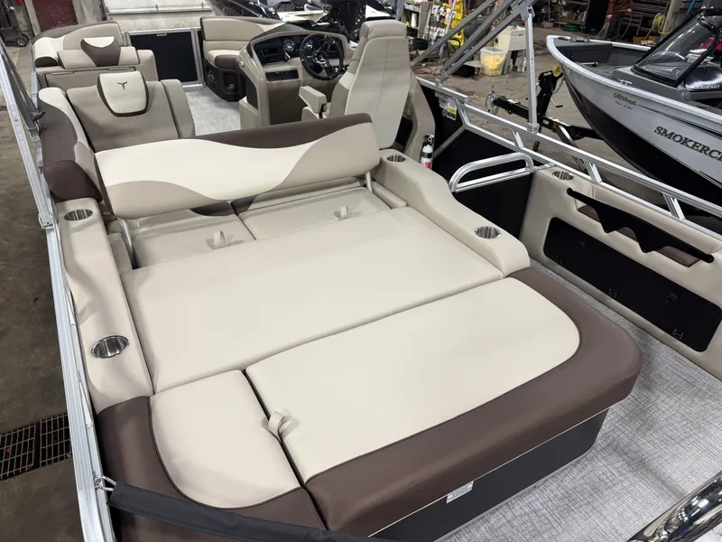 Slide: The Image of Tahoe LTZ 2385 Swingback (VRB) & Honda 4-Stroke EFI 2026 - 21