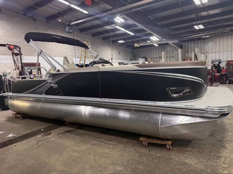 Slide: The Image of Tahoe LTZ 2385 Swingback (VRB) & Honda 4-Stroke EFI 2026 - 50