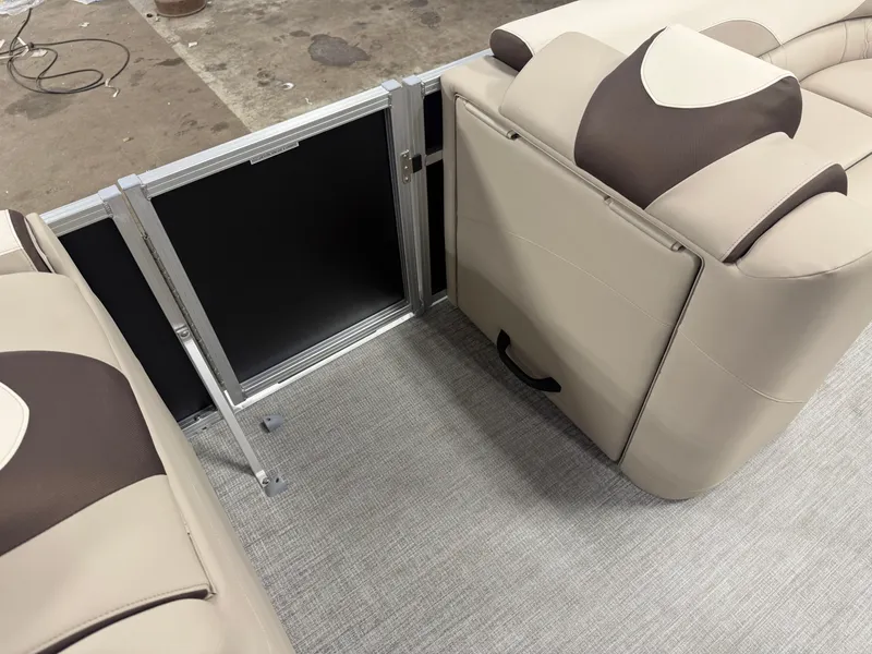 Slide: The Image of Tahoe LTZ 2385 VRB Swingback & Honda 4-Stroke EFI 2026 - 27