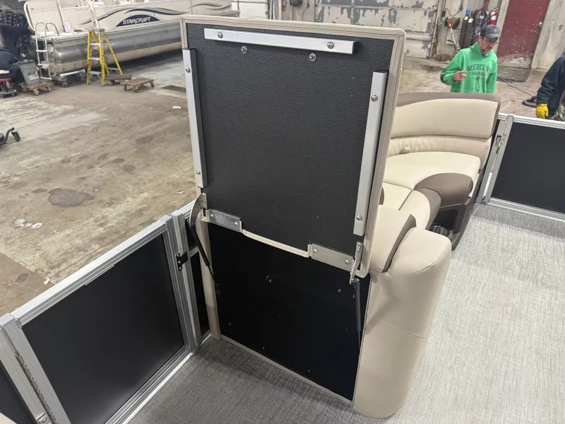 Slide: The Image of Tahoe LTZ 2385 VRB Swingback & Honda 4-Stroke EFI 2026 - 28